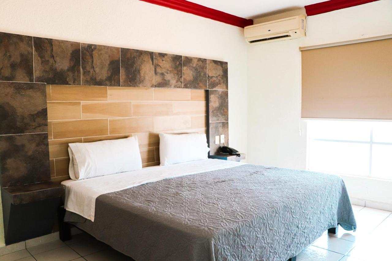 Hotel Gina Tecoman Bagian luar foto