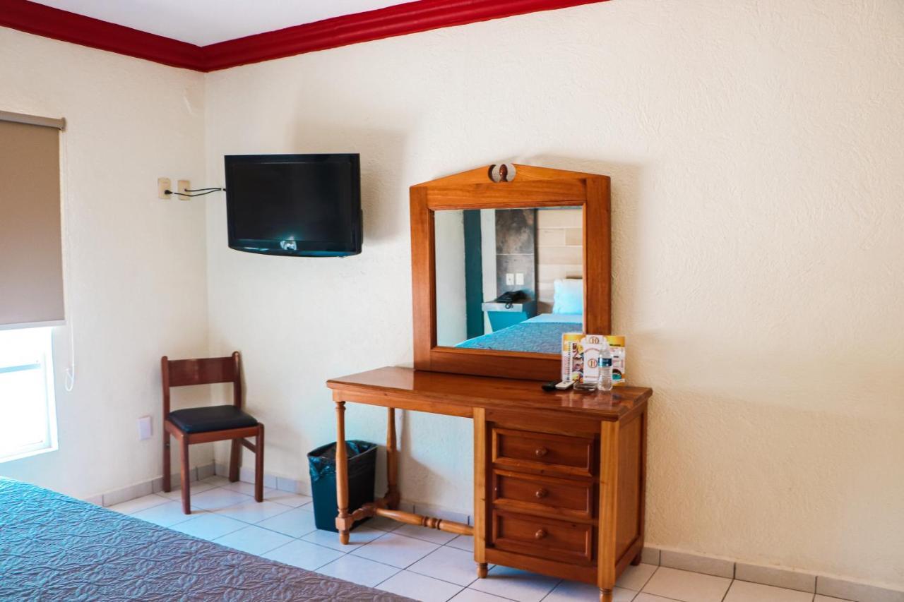 Hotel Gina Tecoman Bagian luar foto