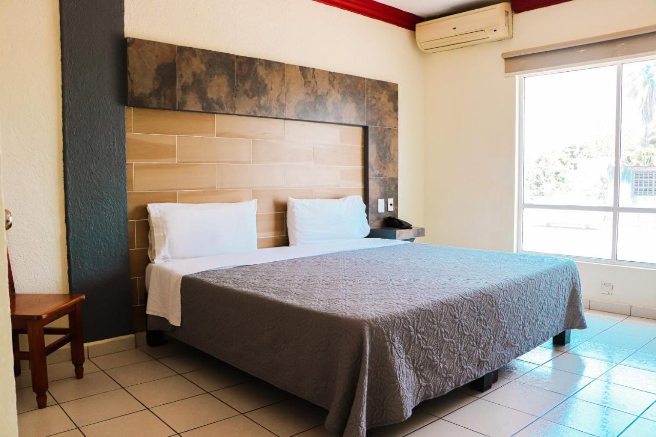 Hotel Gina Tecoman Bagian luar foto