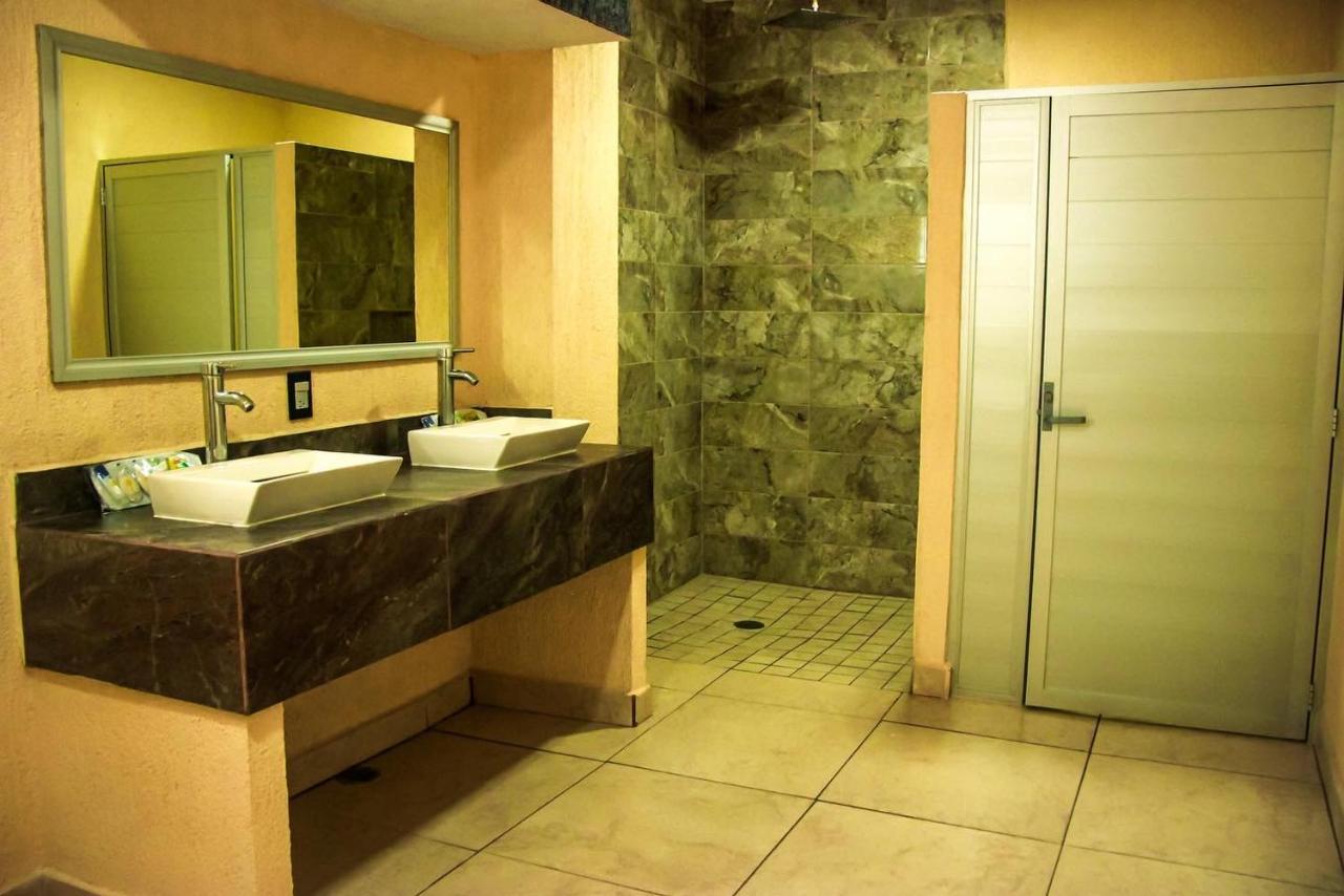 Hotel Gina Tecoman Bagian luar foto